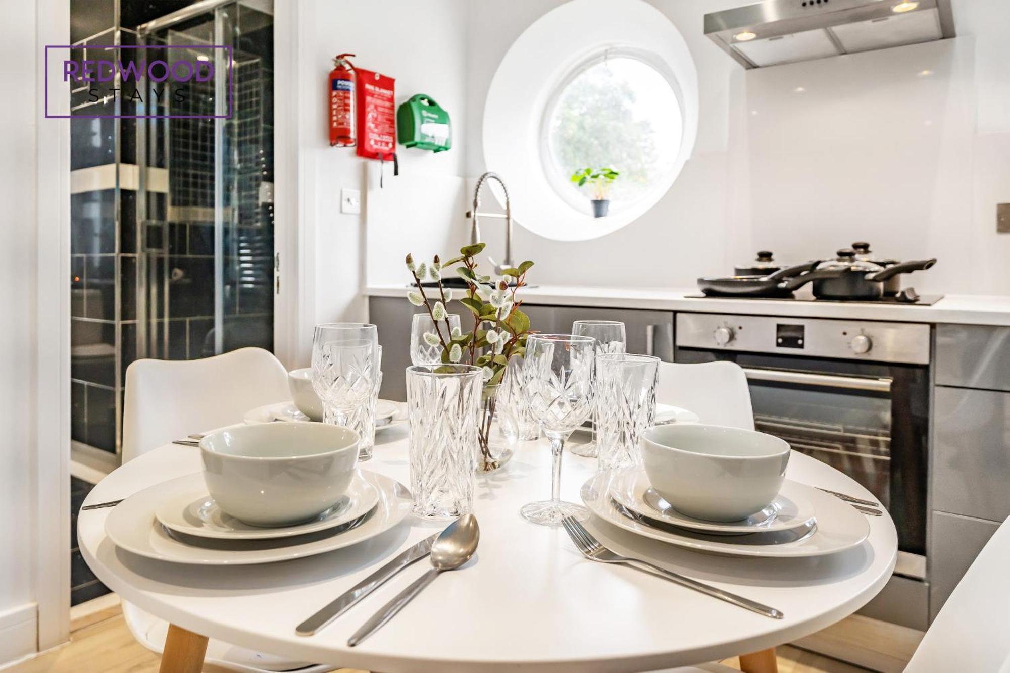 Brand New, 1 Bed 1 Bath, Modern Town Center Apartment, Netflix By Redwood Stays Aldershot Exteriér fotografie